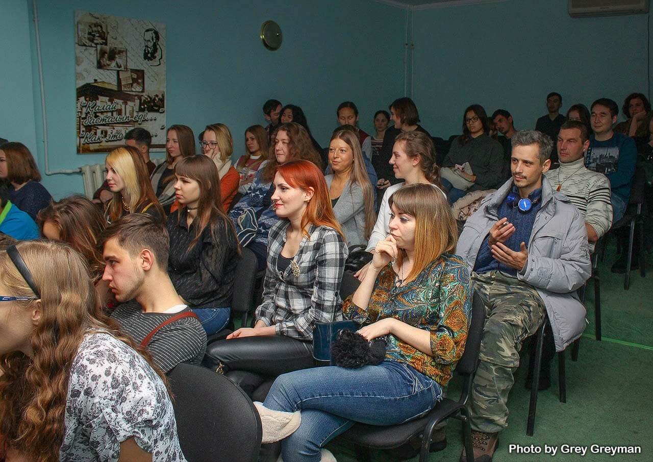 26-го ноября в зале Музея Достоевского состоялся акустический концерт групп НеораХэлп, Ремедиос Инморталес и Модель 5.