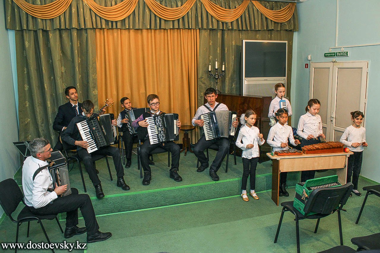 Музыкальный вечер преподавателей и учащихся Детской музыкальной школы прошел в Семее
