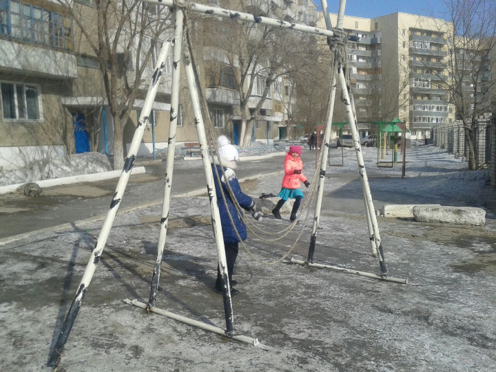 Жители Семея установили во дворе праздничную юрту