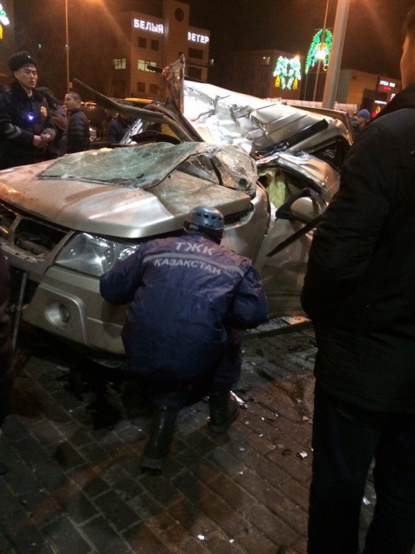 В Астане в жуткой аварии пострадали 4 человека