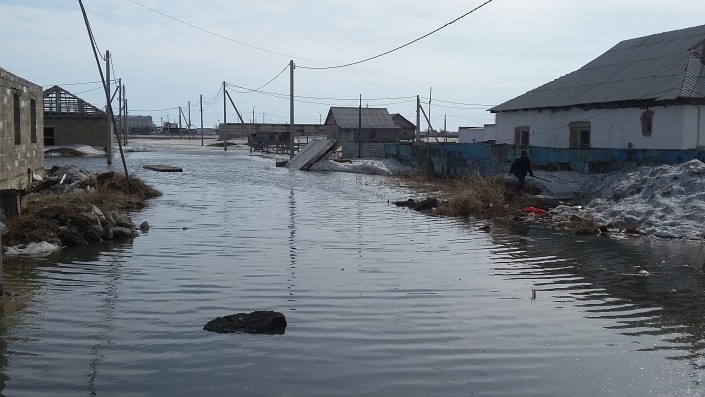 Семей затапливается талой водой четвертые сутки
