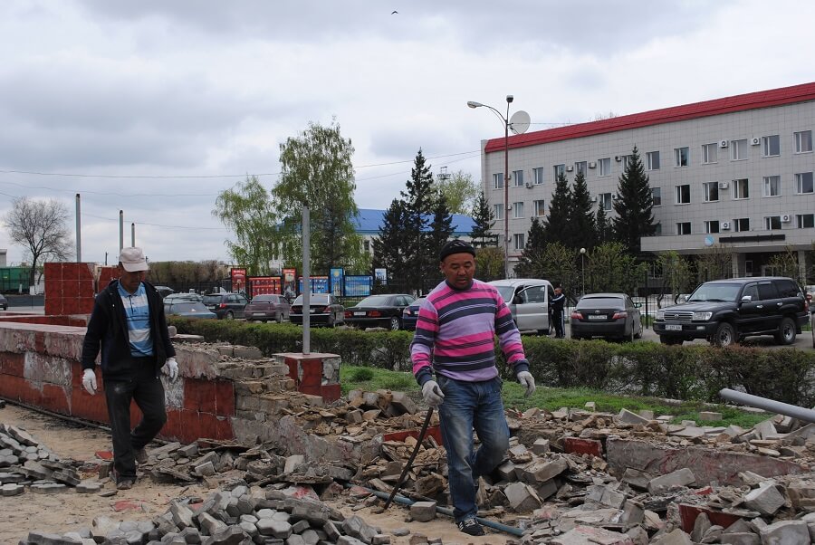 В Семее началась реконструкция площадей