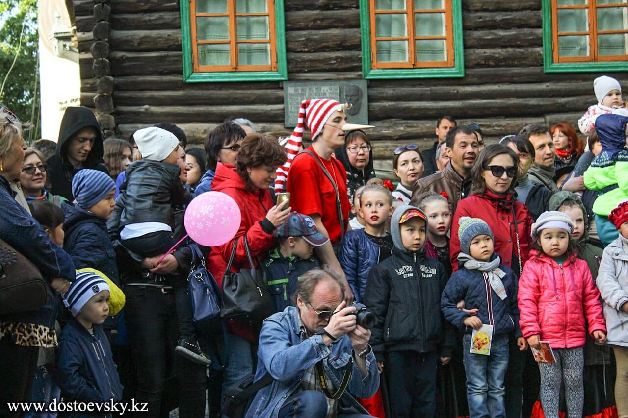 В музее Ф.М. Достоевского прошло праздничное мероприятие «Там на неведомых дорожках»