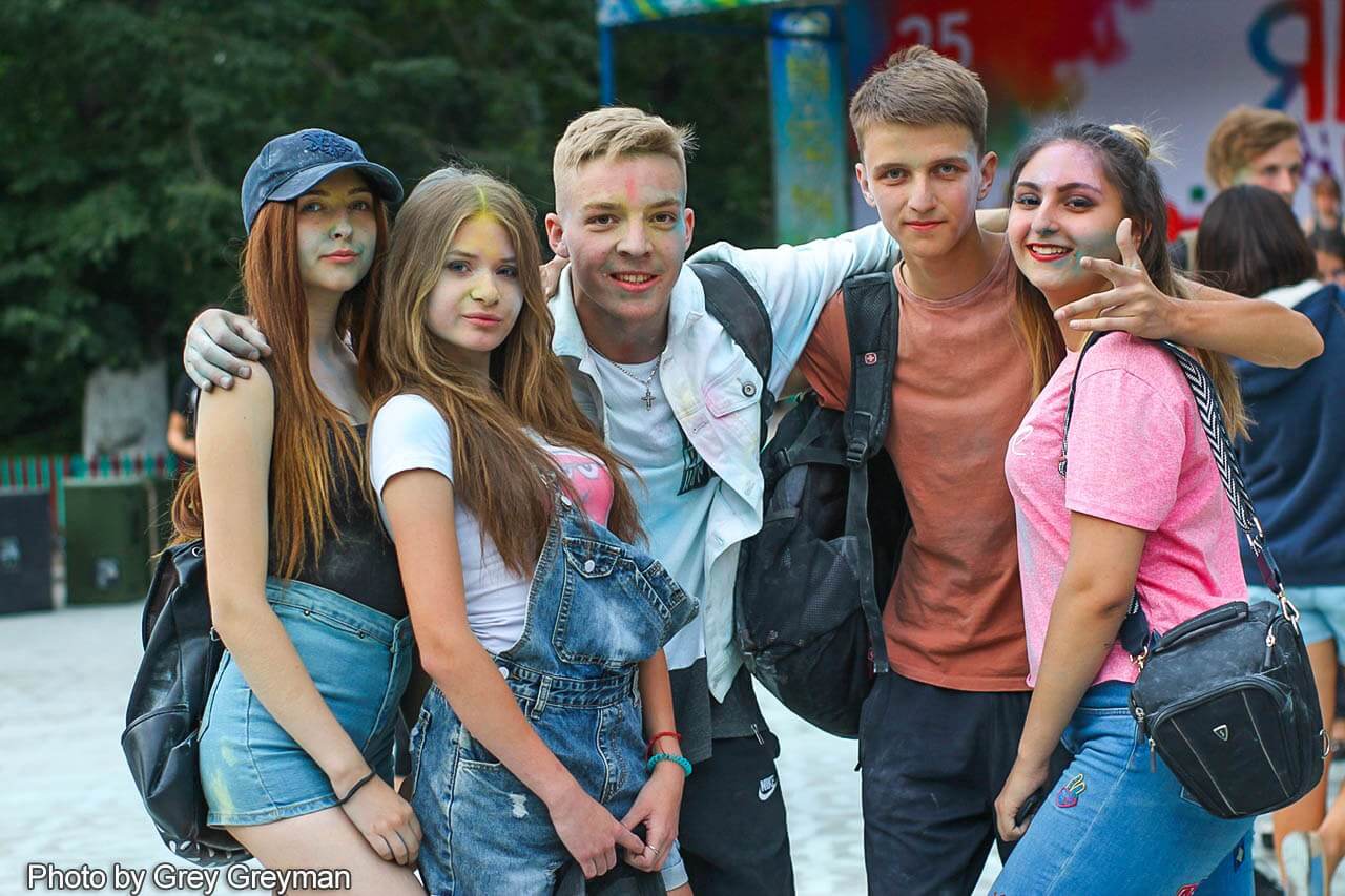 Праздник красок «ЯркоКросс» прошёл в Семее