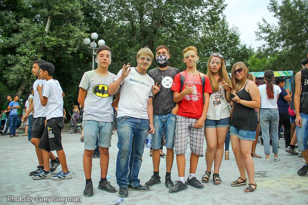 Праздник красок «ЯркоКросс» прошёл в Семее