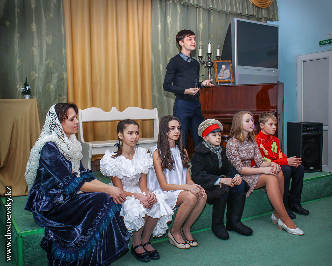 выставка, посвященная празднованию Нового года