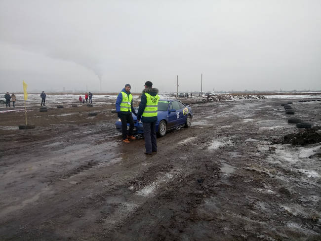 экстремальные автогонки в Семее