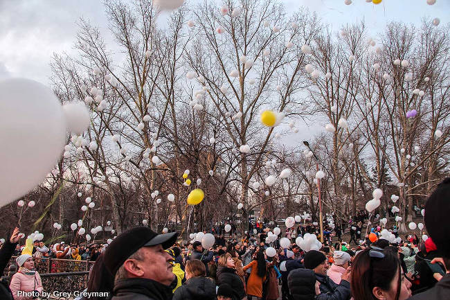В Семее прошла акция «Кемерово, мы скорбим вместе с вами...»