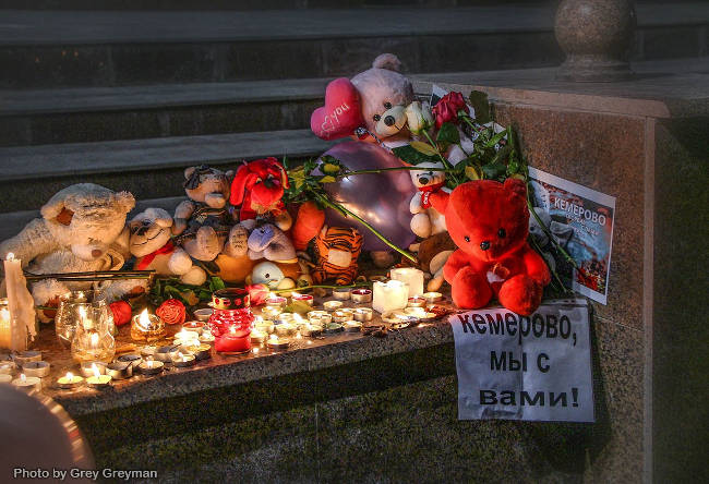 В Семее прошла акция «Кемерово, мы скорбим вместе с вами...»