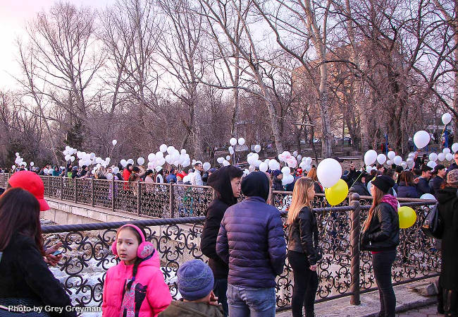 В Семее прошла акция «Кемерово, мы скорбим вместе с вами...»