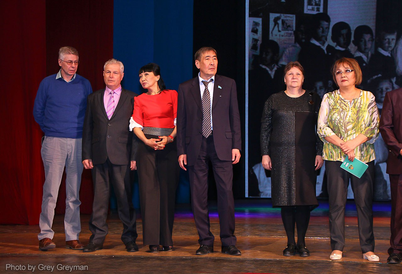 В Семее торжественно отметили 80-летие Cредней общеобразовательной школы №18