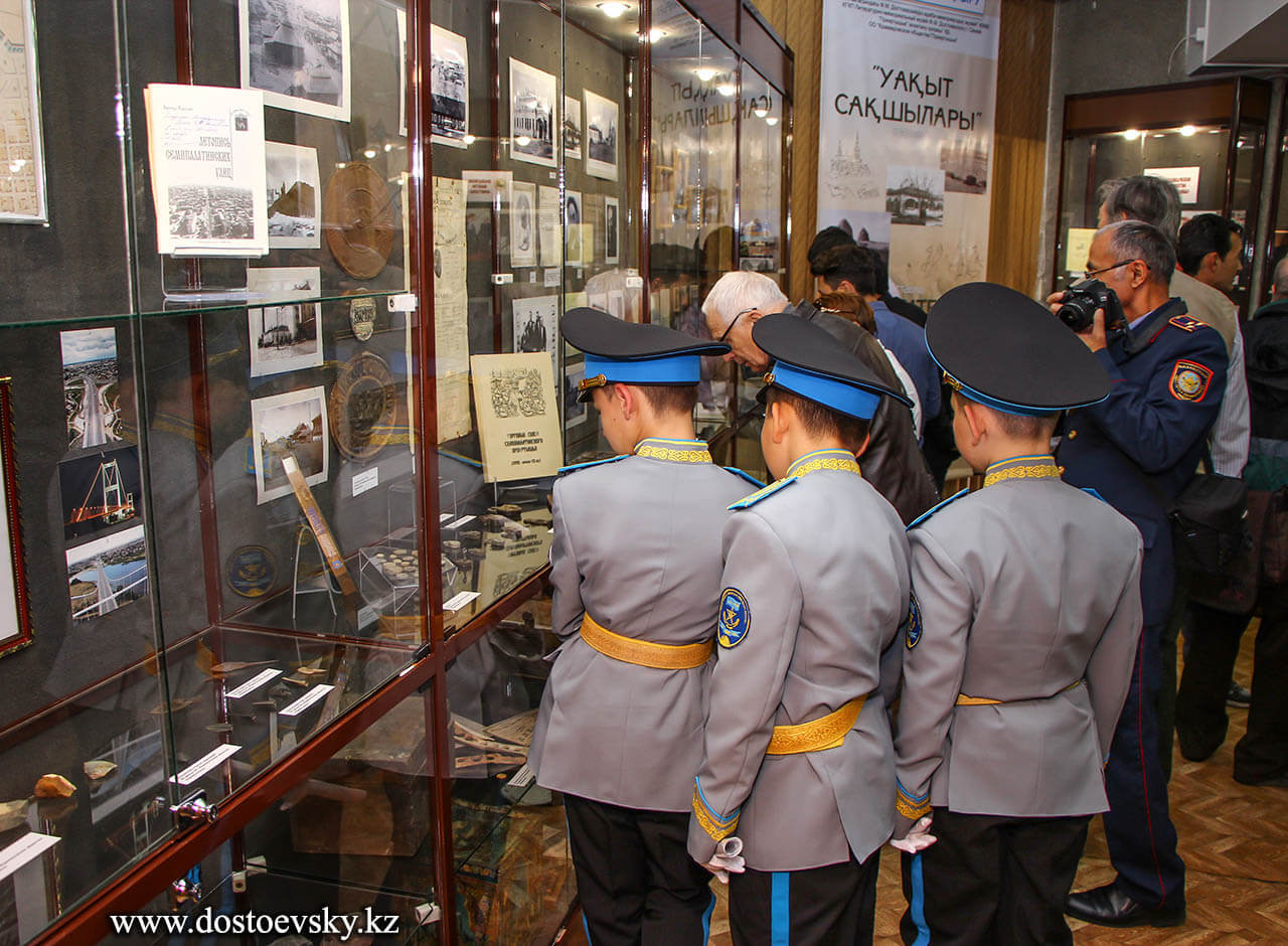Выставка «Хранители времени»