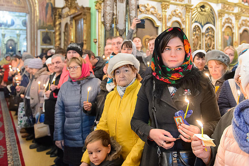 В Семей принесены мощи святителя Николая Чудотворца