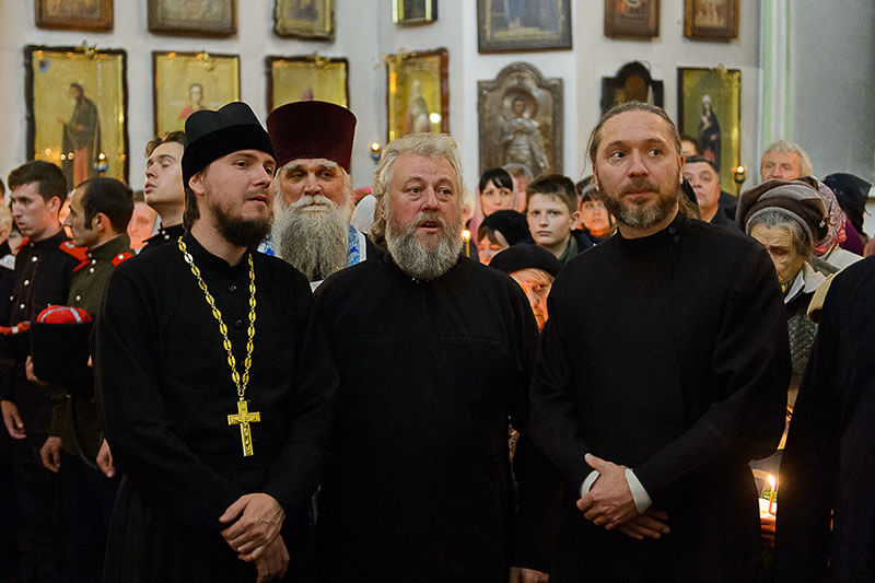 В Семей принесены мощи святителя Николая Чудотворца