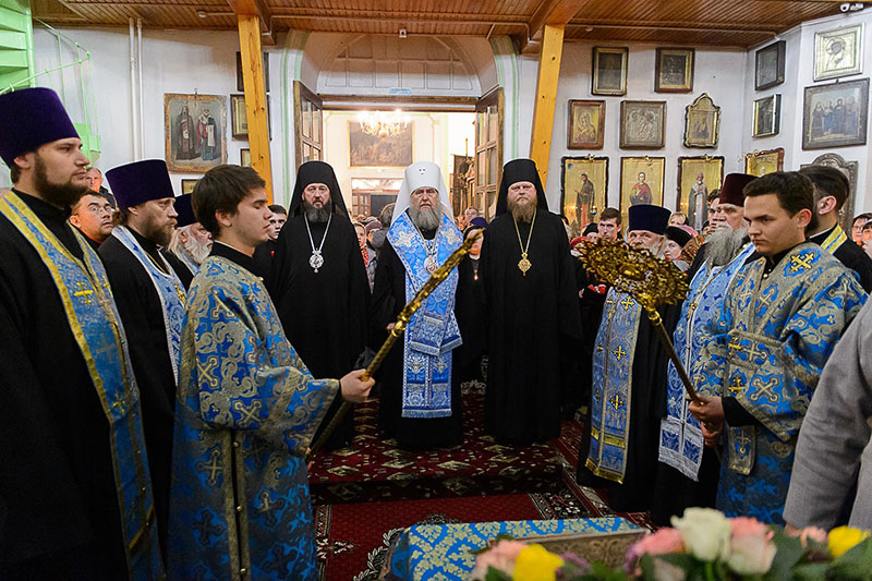 В Семей принесены мощи святителя Николая Чудотворца