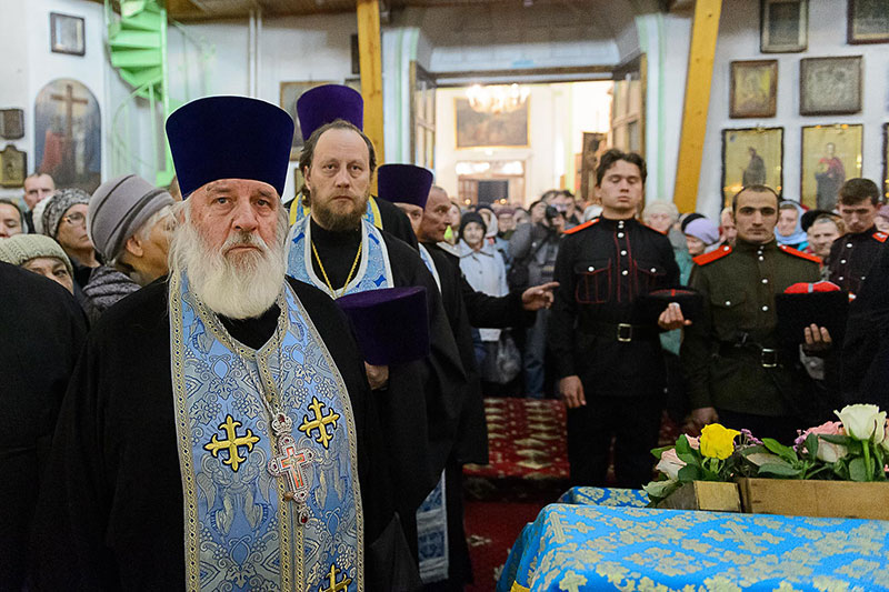 В Семей принесены мощи святителя Николая Чудотворца