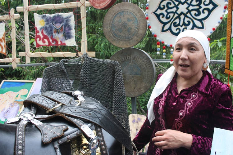 Вошедший в список «100 новых лиц» ремесленник встретился с молодежью Семея