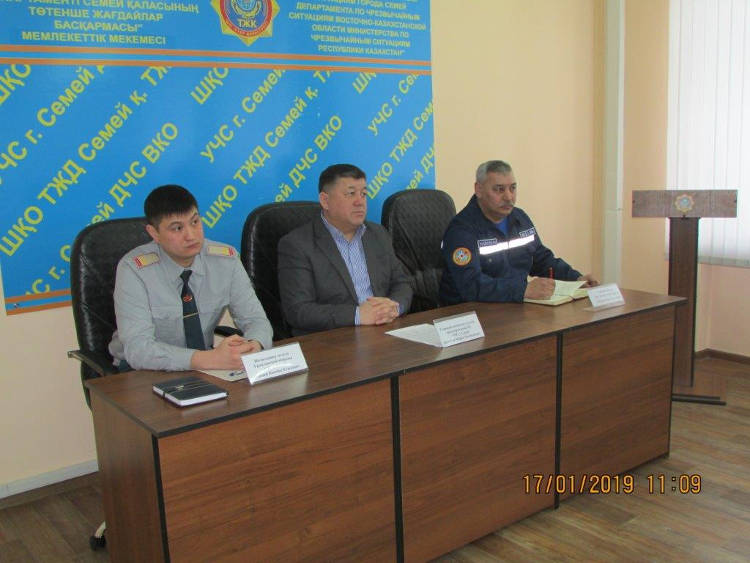 В преддверии православного праздника «Крещение Господне» спасатели Семея провели брифинг
