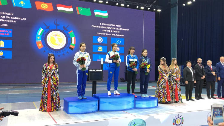Спортсменка из Семея завоевала бронзу на Чемпионате Центральной Азии по фехтованию