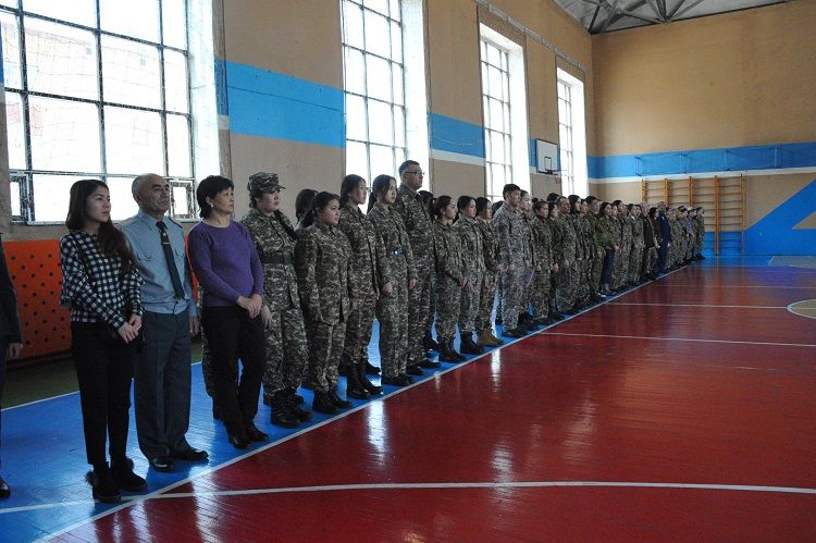 В Семее определили девушку-снайпера