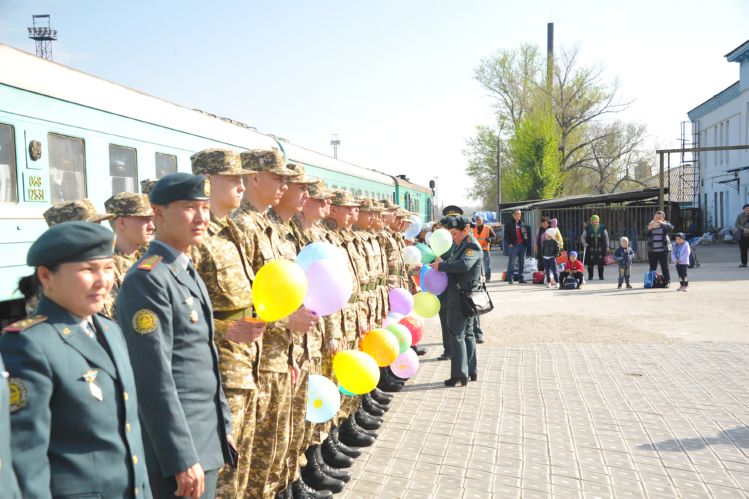 В войсковые части регионального командования «Восток» продолжает прибывать молодое пополнение