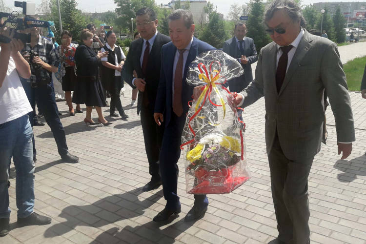 Олжас Сулейменов с сожалением признал, что Семей утратил былую славу