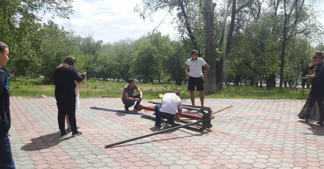 В Семее пятеро детей пострадали из-за обрушения карусели
