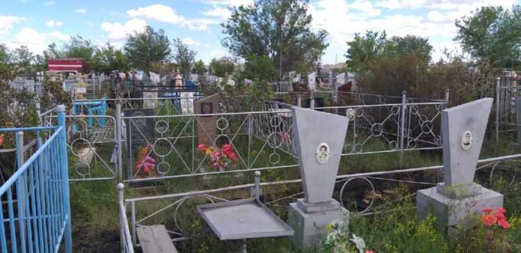 В Семее горело кладбище