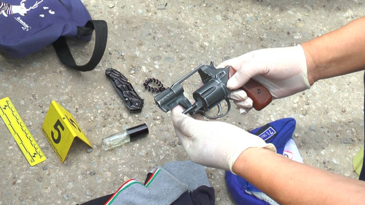 Грабители унесли из магазина в Актобе 43 айфона