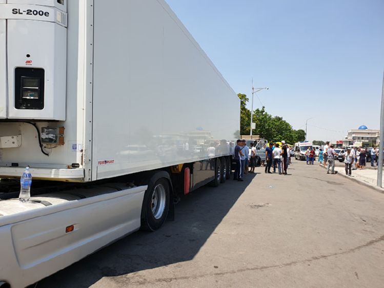 В голодные обмороки падали пострадавшие из Арыси, эвакуированные в мечеть Шымкента