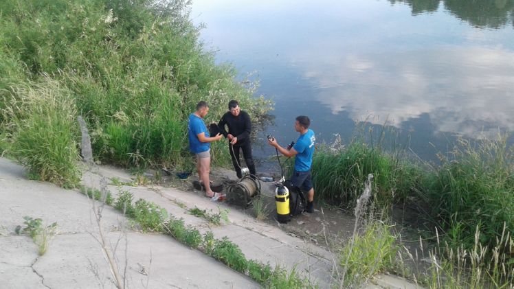 В Семее спасатели ведут поиск утонувшего подростка