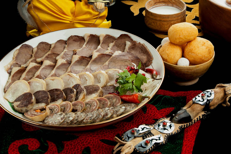 Что думают иностранные туристы о казахстанской кухне?
