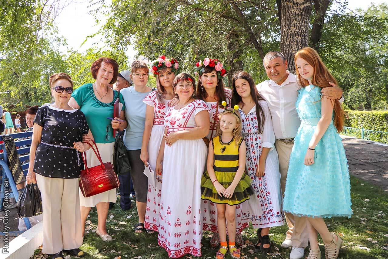 В Семее проходит городской праздник-ярмарка «Медово-яблочный Спас»