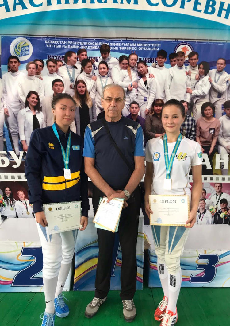 Фехтовальщики из Семея взяли золото на Чемпионате Казахстана