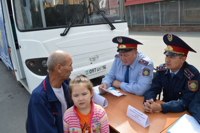 В Семее проводится республиканская акция «Приемная на дороге»