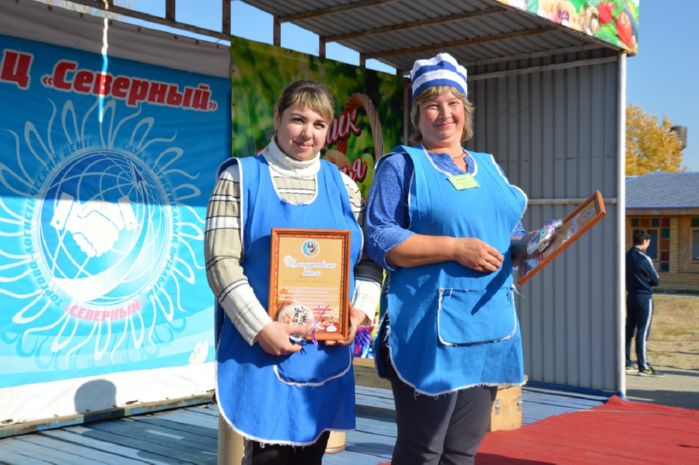 12 октября в ТЛЦ «Северный» состоялся праздник труда и урожая «Октоберфест»