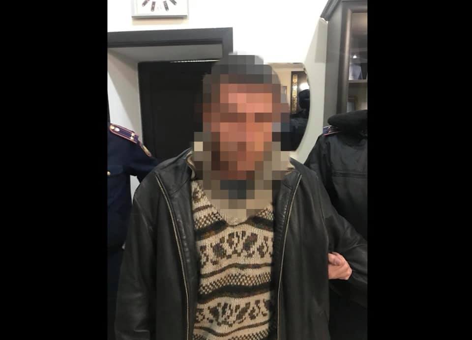 Семиклассницу изнасиловали в школьном туалете