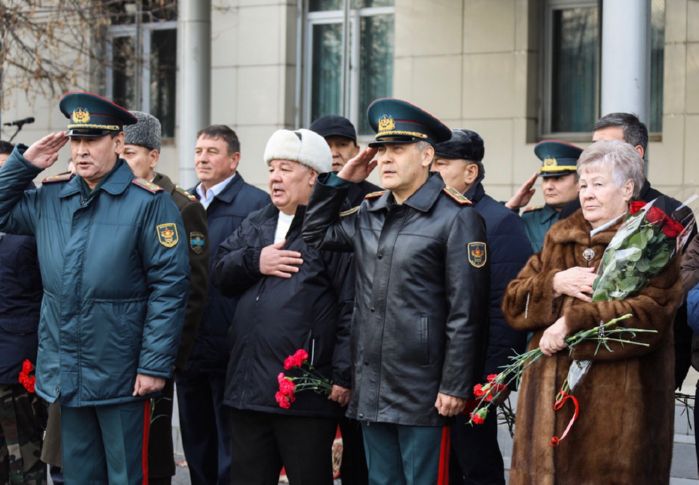 Мемориальную доску памяти «Кара майора» открыли в Алматы