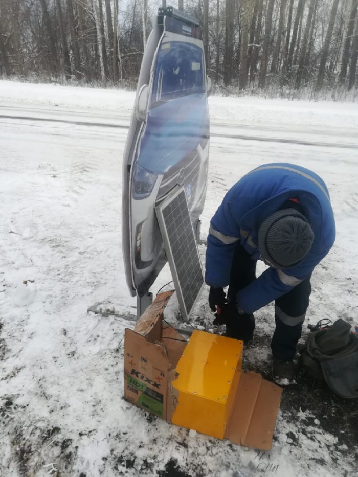 Макеты патрульных автомобилей с проблесковыми маячками появились на дорогах Восточного Казахстана.