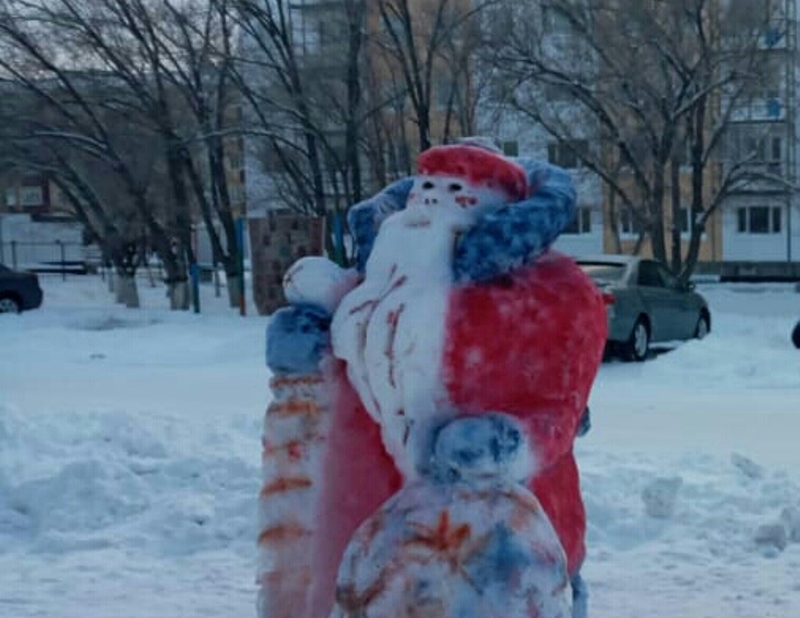 Ледовый городок построили военнослужащие в Семее