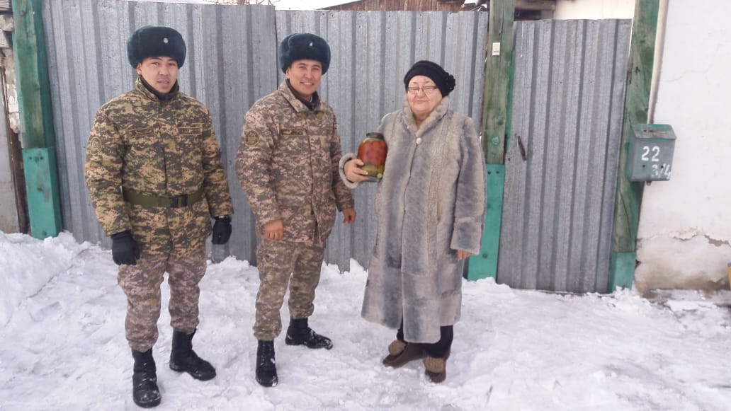 Военнослужащие регионального командования «Восток» поддержали челлендж «BizBirgemiz»
