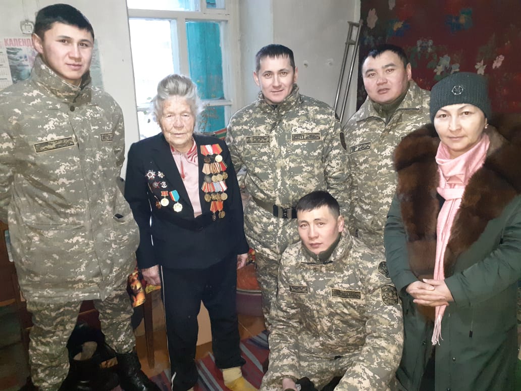 Военнослужащие регионального командования «Восток» поддержали челлендж «BizBirgemiz»