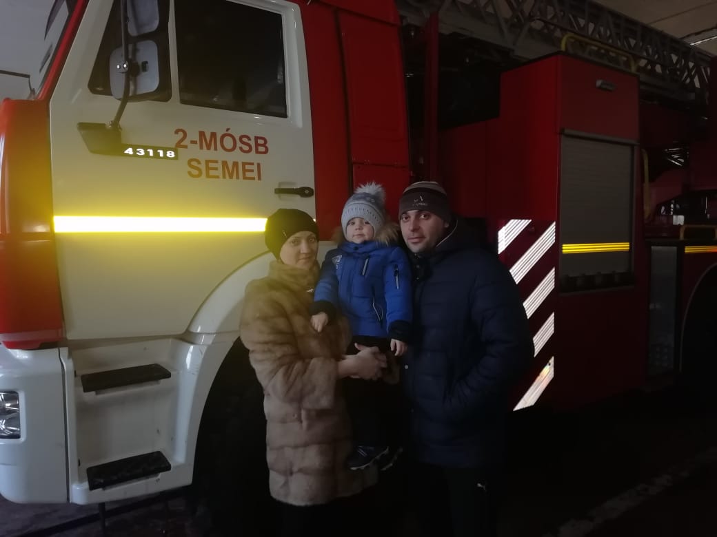 В Семее 4-летний малыш мечтает стать спасателем