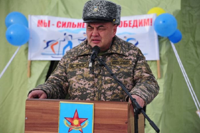 Около 300 военнослужащих встали на лыжи в Семее