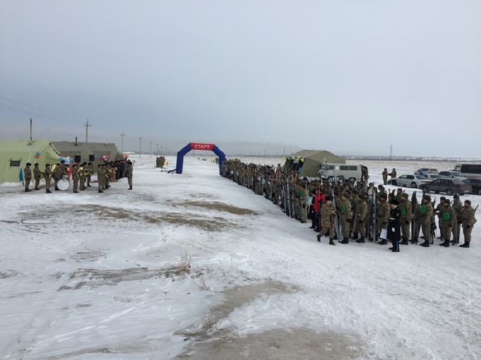Около 300 военнослужащих встали на лыжи в Семее