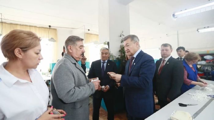 В Семее в сутки будут производить более 100 тысяч многоразовых масок
