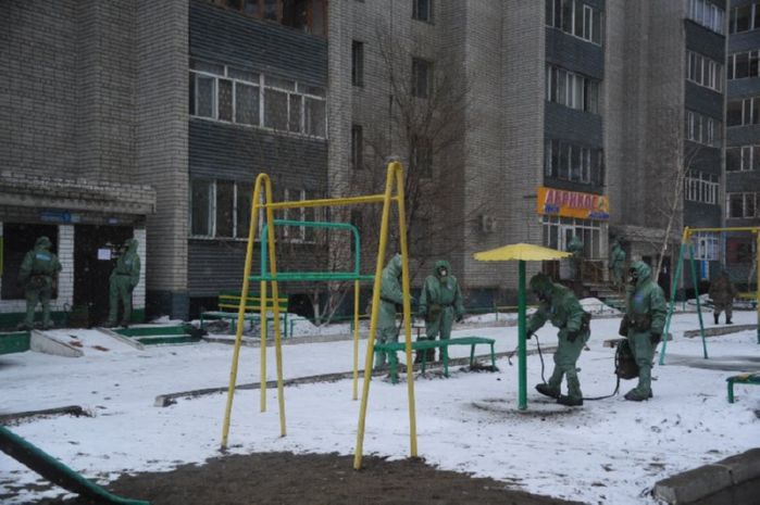 В Семее проведена дезинфекция домов и магазинов от коронавируса