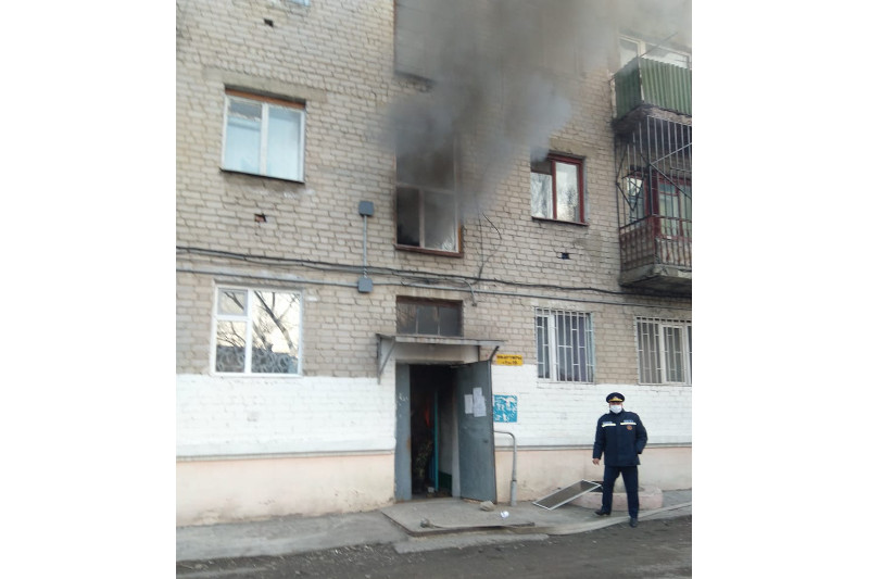 Пожар в многоэтажке унес жизнь женщины в Семее