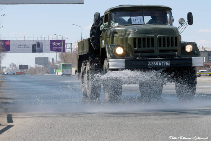 Военнослужащие продезинфицировали свыше 140 тыс. кв.м. в Семее 
