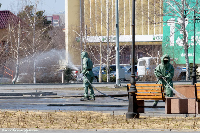 Военнослужащие продезинфицировали свыше 140 тыс. кв.м. в Семее 